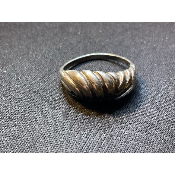 925 Silver Ribbed Design Ring - Picture 2 of 5